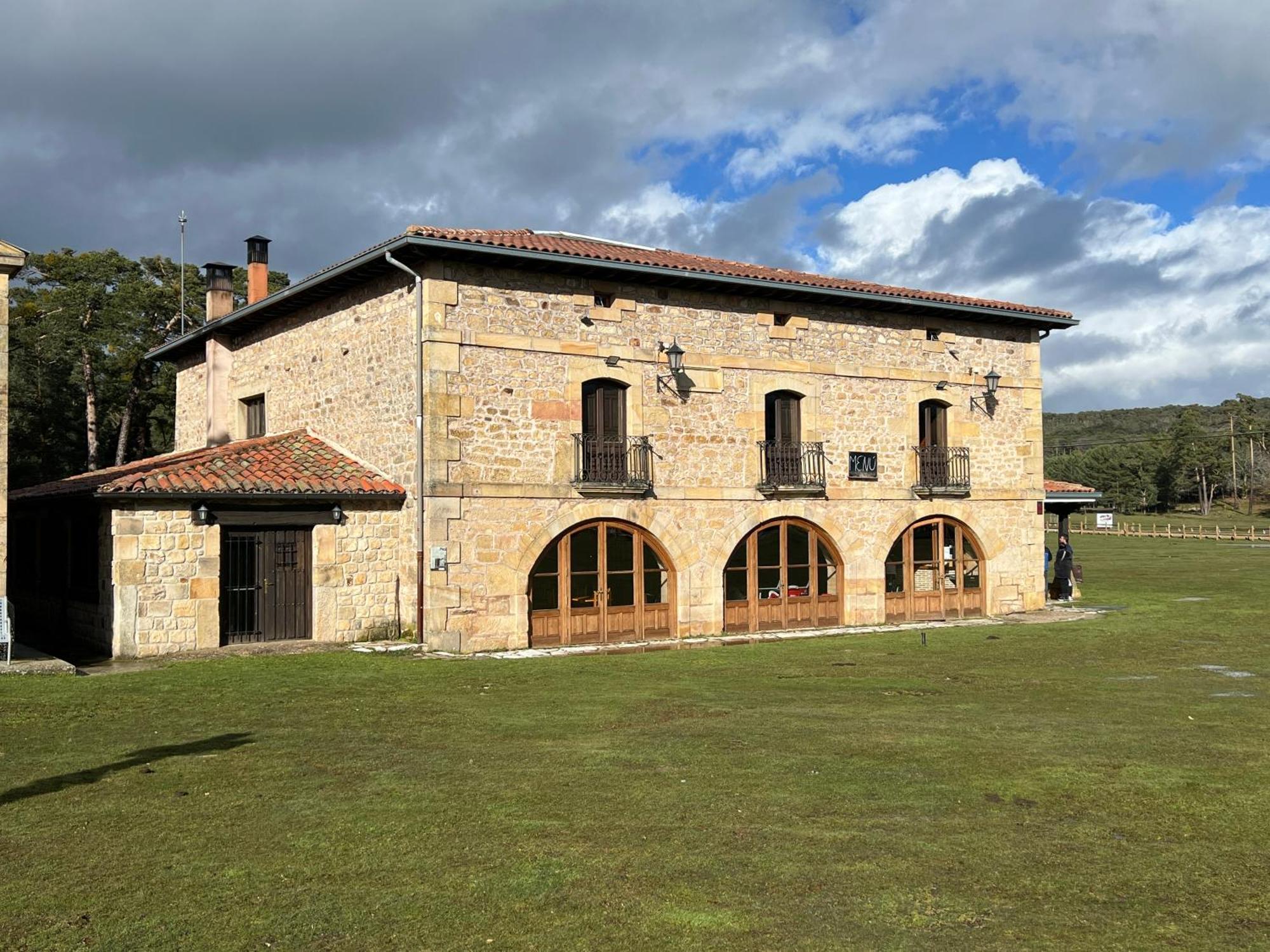Albergue Pinares - La Casona De Revenga Regumiel de la Sierra エクステリア 写真